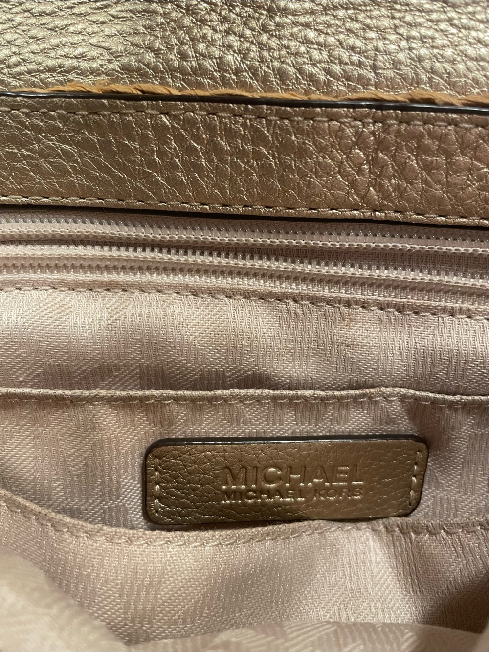 Michael Kors Tan Straw Crossbody with Gold Flap - Picture 4 of 5